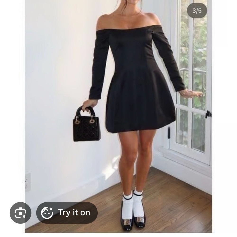 NWOT Women’s Elliatt Vida Mini Dress Black Off Shoulder